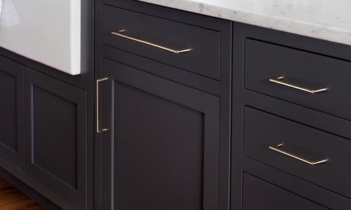 What Color Hardware Looks Good on Black Cabinets?