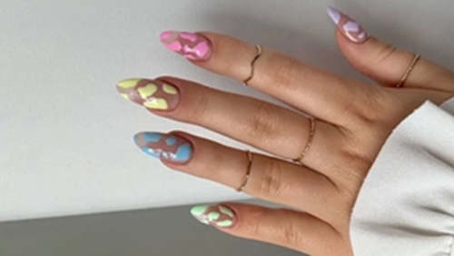 CUTE COW PRINT NAIL DESIGNS TO TRY IN 2022