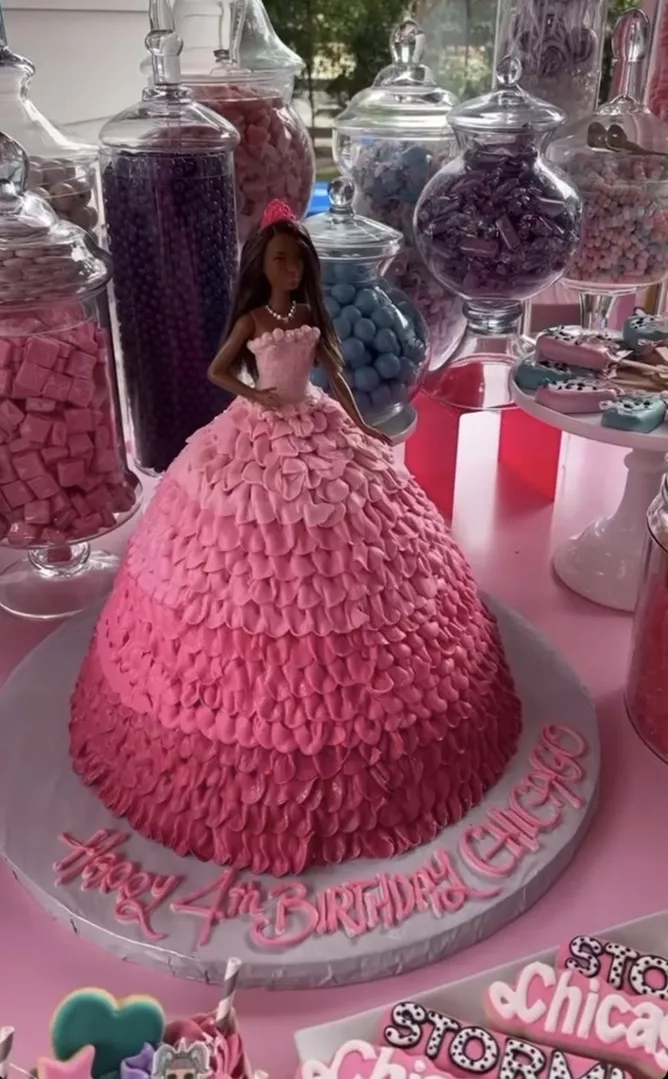 birthdaycake #stormi #flowerbasketcake @miaa 🫶🏼 | Birthday Cake | TikTok