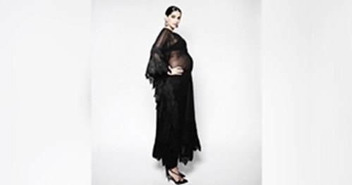 Pregnant Sonam Kapoor Is Bold And Beautiful